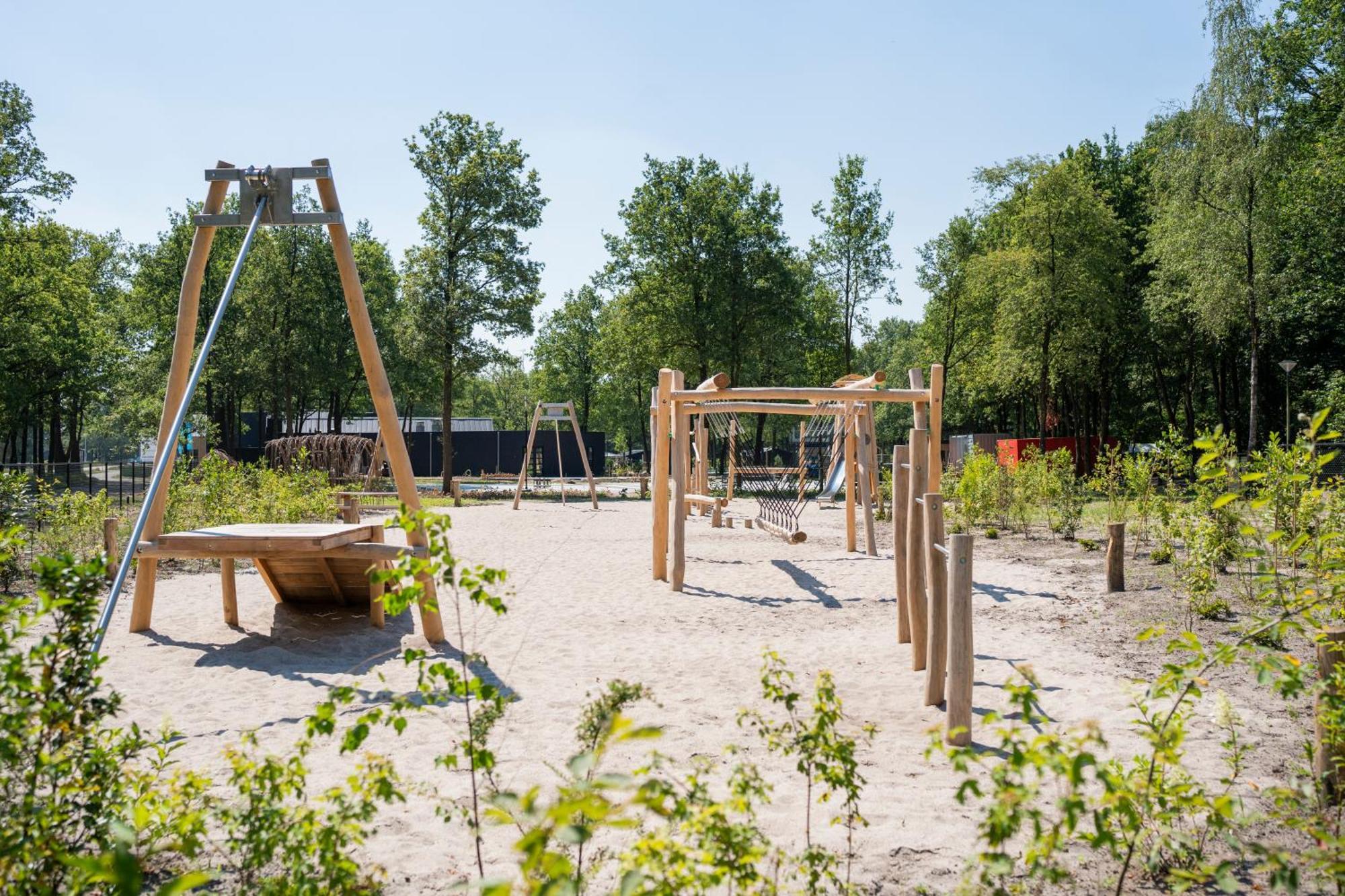 Topparken - Resort De Brabantse Kempen Lage Mierde Exterior foto